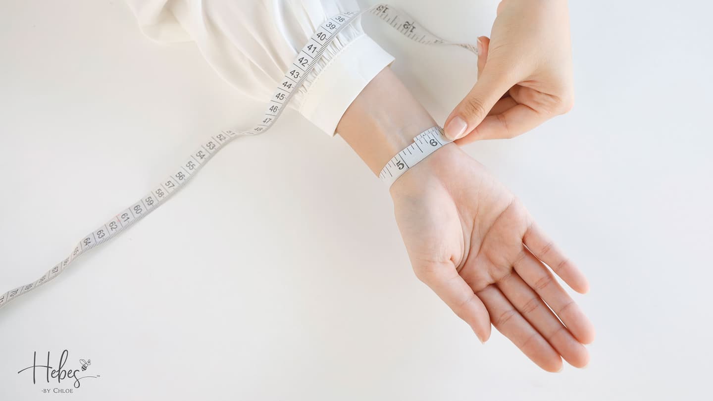 Wrist size measurement - Cách đo cổ tay Hebes